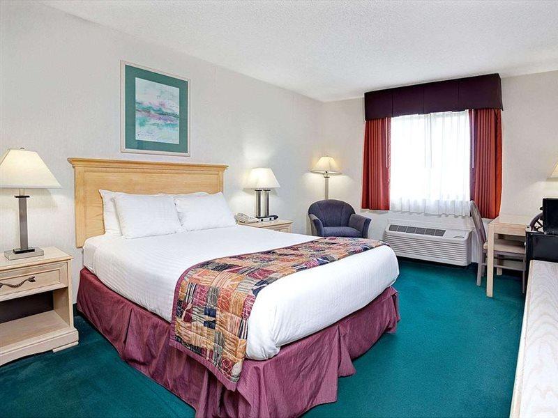 Baymont By Wyndham Monroe Hotel Exterior foto