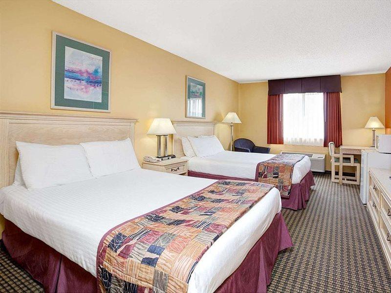 Baymont By Wyndham Monroe Hotel Exterior foto