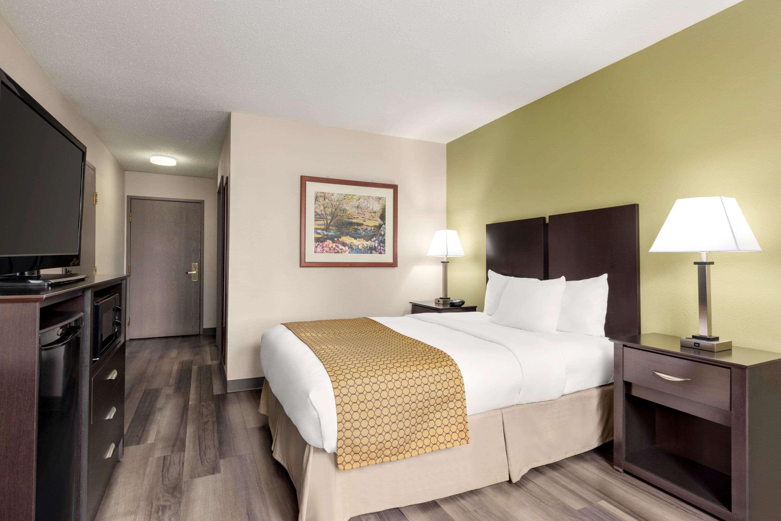 Baymont By Wyndham Monroe Hotel Exterior foto